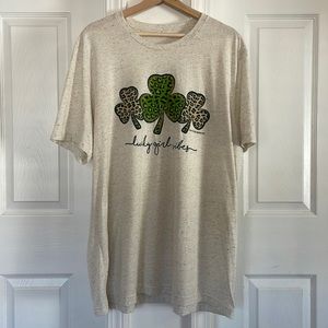 ☘️ LUCKY GIRL VIBES TEE ☘️